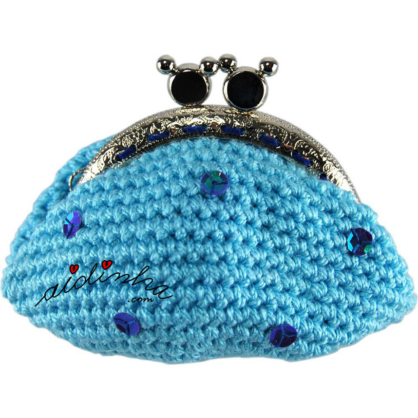 Bolsa em crochet, azul turquesa com lantejoulas
