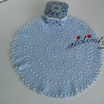 Naperon/caminho de mesa redondo, em crochet, azul