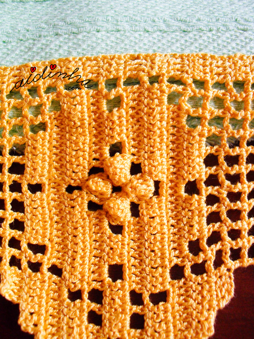 Foto do miolo da flor de crochet