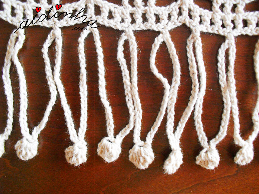 Foto das franjas da estola de crochet