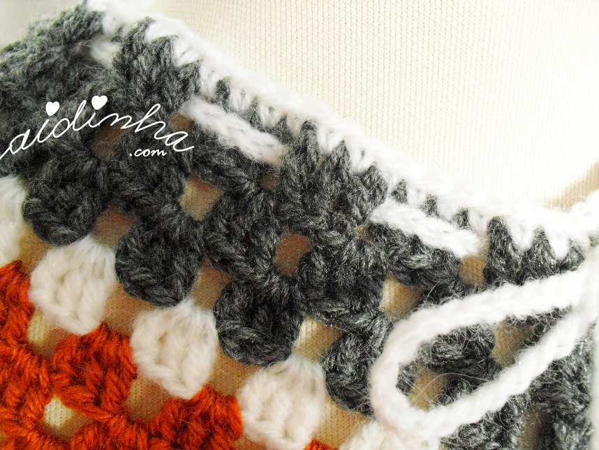 Foto do cordão de crochet do poncho