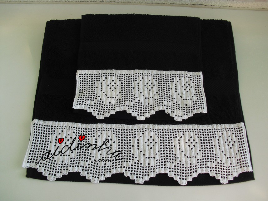 conjunto de toalhas de banho pretas, com barras de crochet