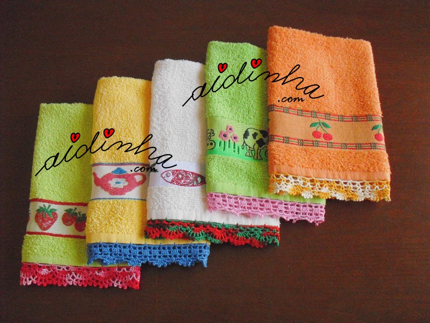 conjunto colorido de panos de cozinha, com crochet