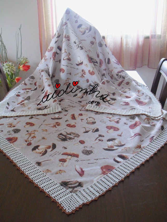 toalha de mesa com crochet