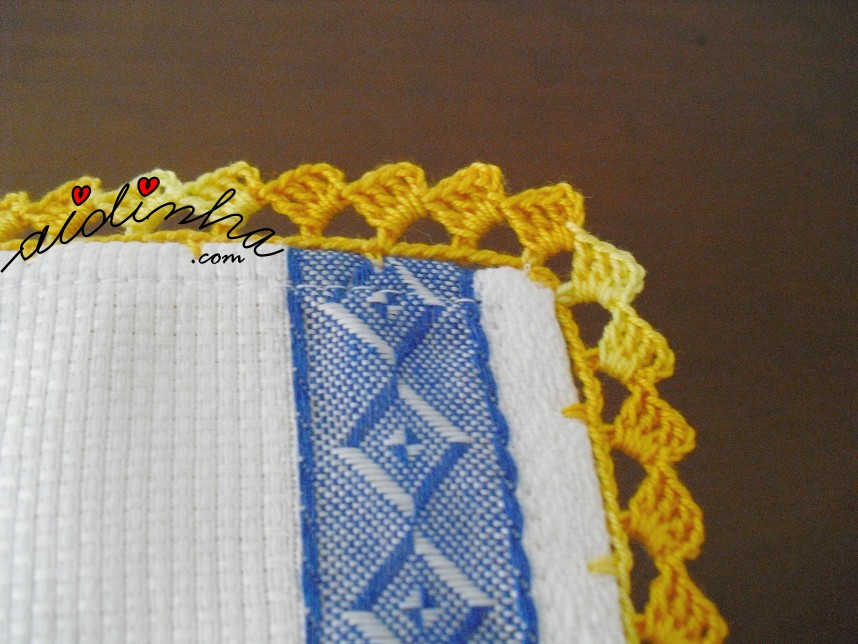 ponto de crochet do porta-guardanapos azul