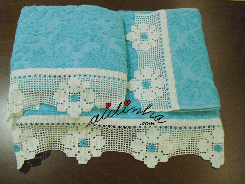 conjunto de toalhas de banho turquesa, com crochet
