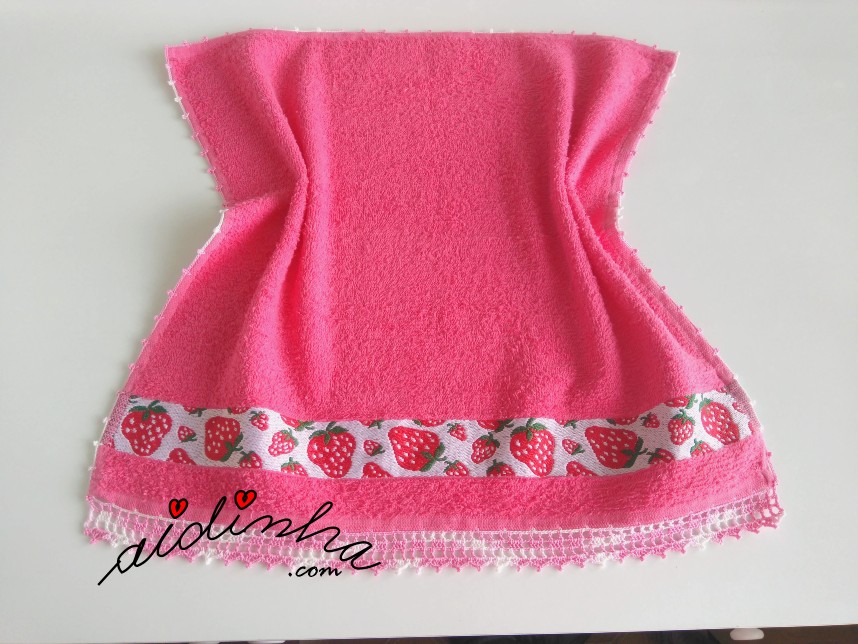 pano de cozinha com crochet rosa matizado