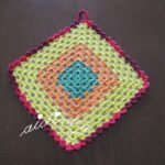 Conjunto de toalhinha de mesa + pega, com crochet