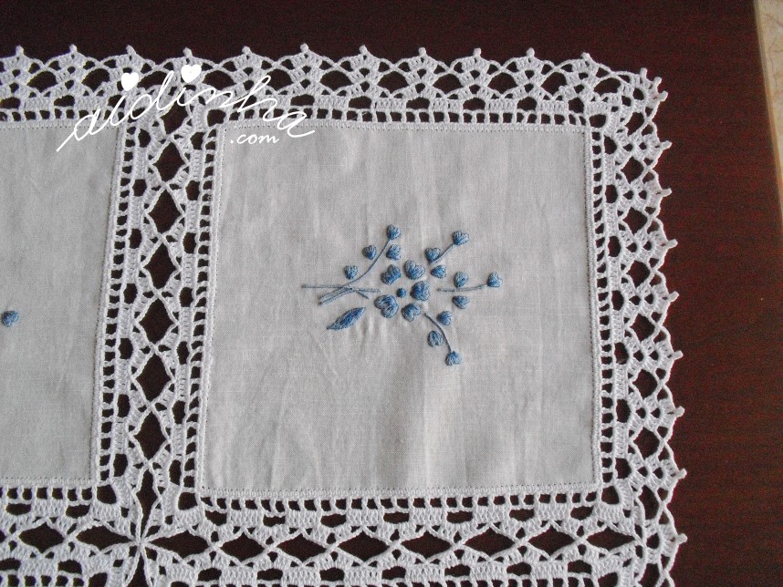 ramo azul matizado, bordado e crochet