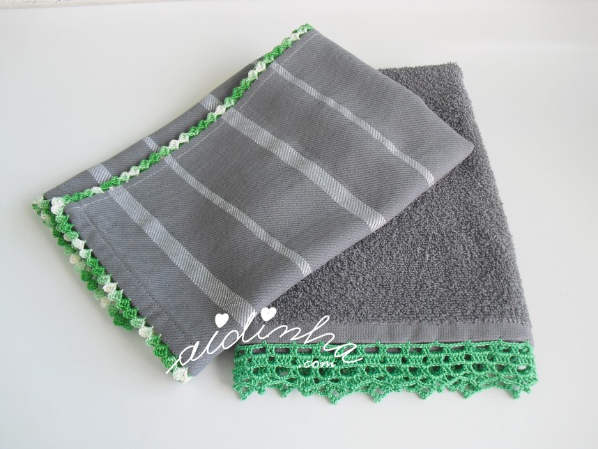 foto do conjunto de panos de cozinha cinza com crochet verde