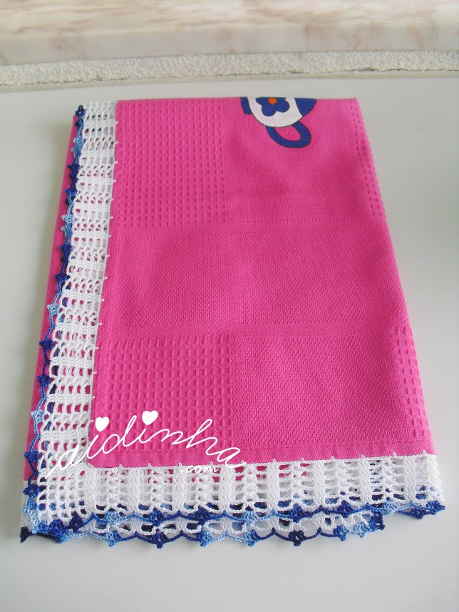foto da toalha rosa, com crochet