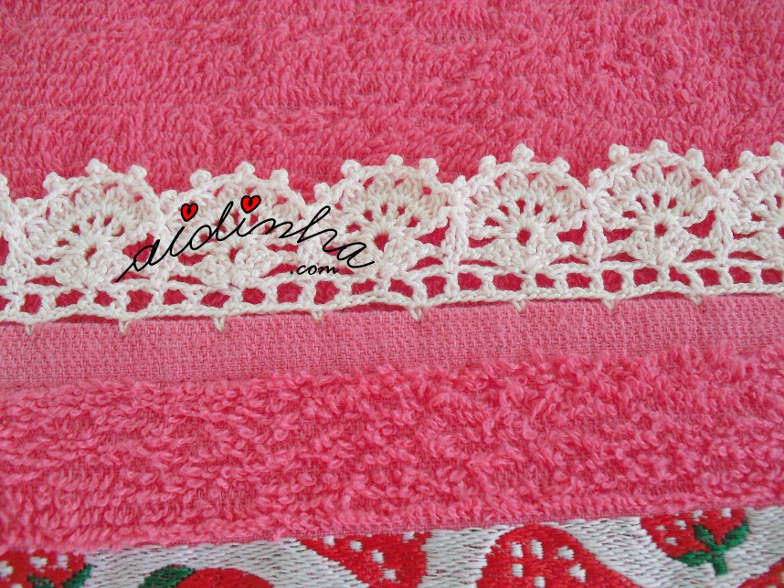 crochet rosa do pano turco com morangos