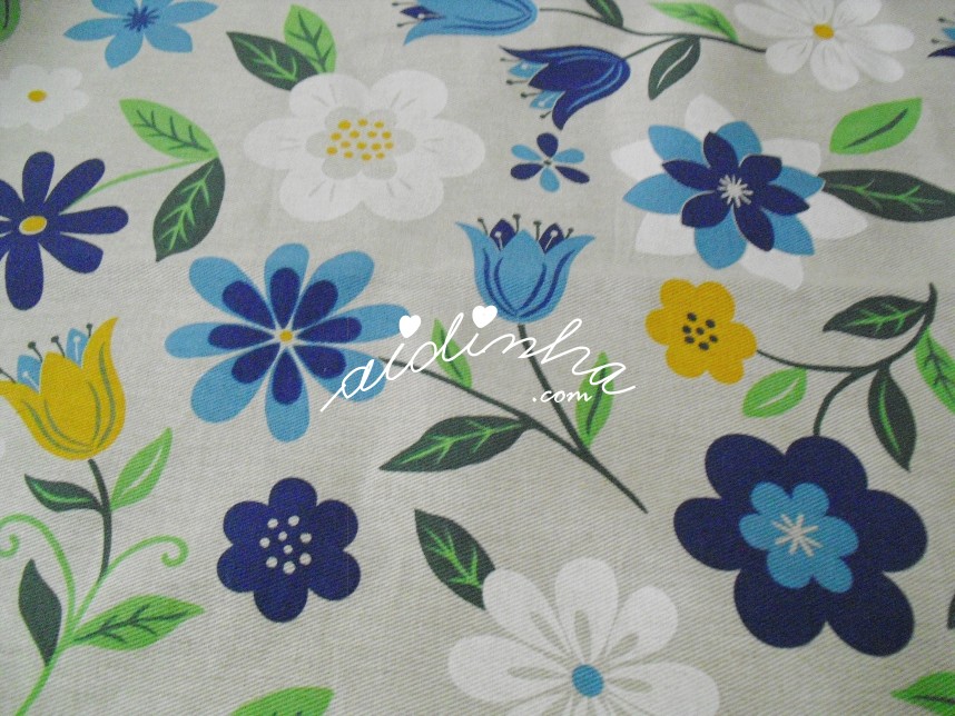 padrão floral da toalha de mesa com crochet