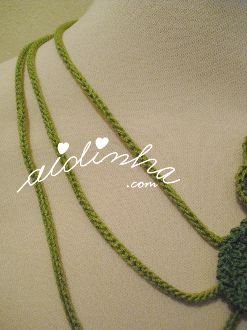 cordão de crochet do colar em verde
