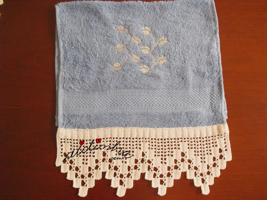 toalha de bidé, bordada e com crochet