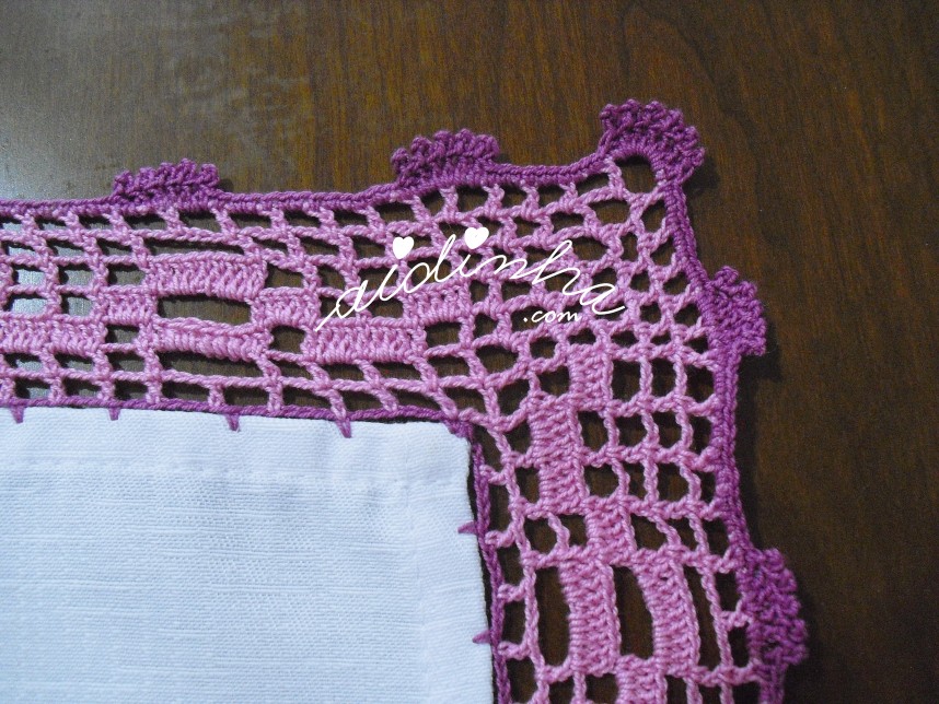 crochet do conjunto de toalha + pano de cozinha, com pintainhos e crochet