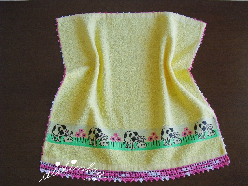 pano turco de cozinha amarelo com crochet rosa matizado