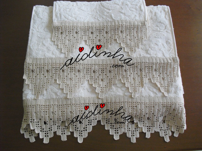 conjunto de toalhas de banho com crochet em tons de creme