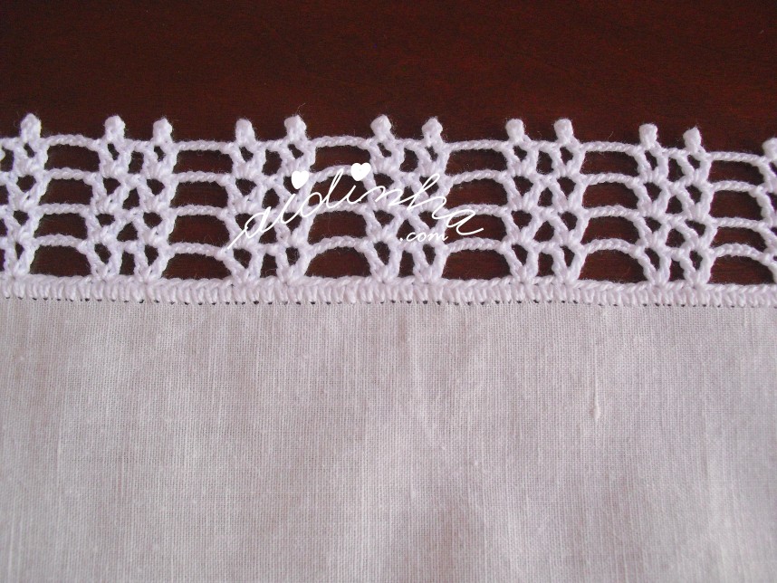 crochet do centro em linho, bordado à mão
