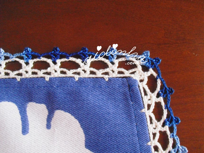 crochet branco e azul do pano azul