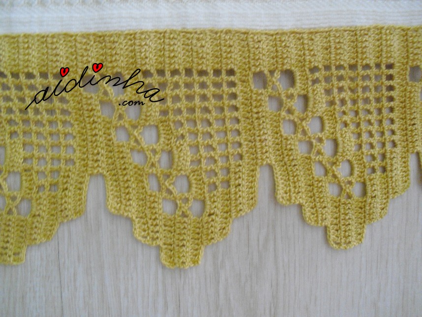 crochet do conjunto de toalhas de banho com mochos bordados e crochet