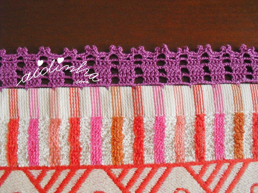 crochet roxo do pano turco com cogumelos