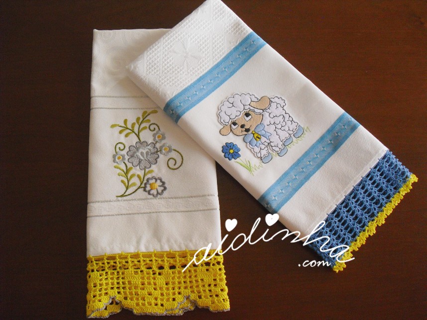 conjunto de panos de cozinha bordado e com crochet