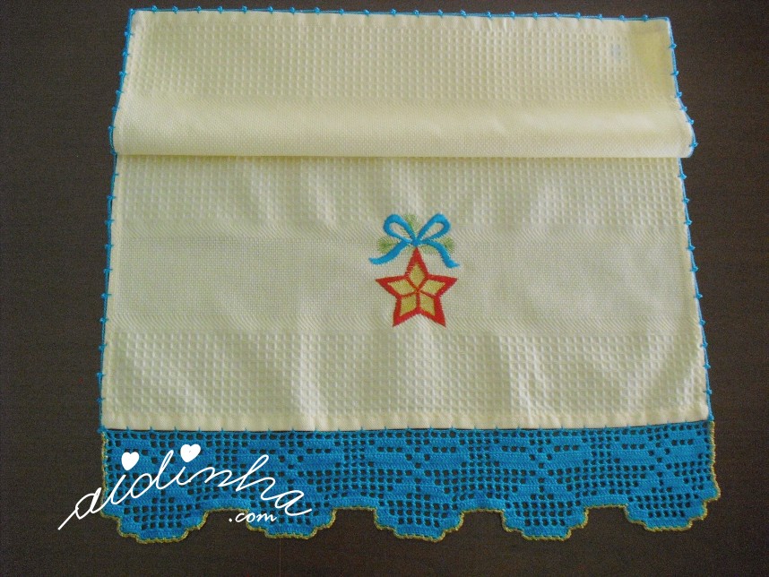 pano com estrela de natal bordada e crochet