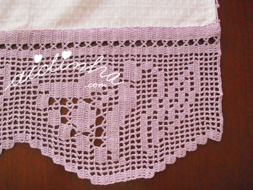 crochet lilás do pano de cozinha pintado à mão