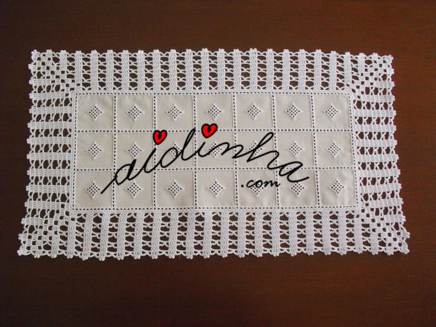 Naperon de mesa de cabeceira do conjunto de quarto com crochet