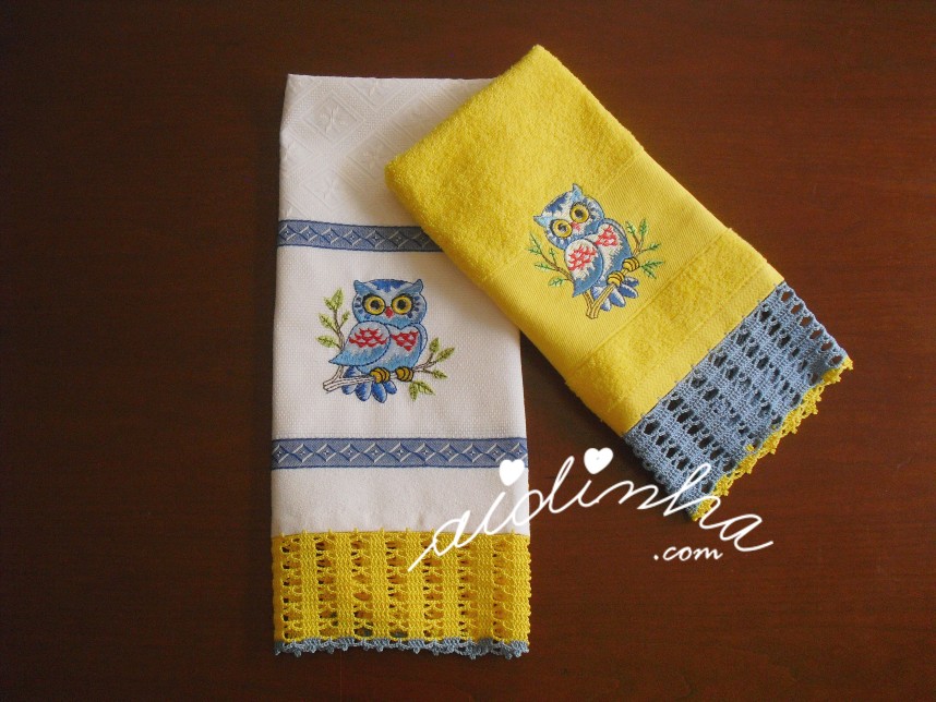 conjunto de panos de cozinha com mochinhos bordados e crochet