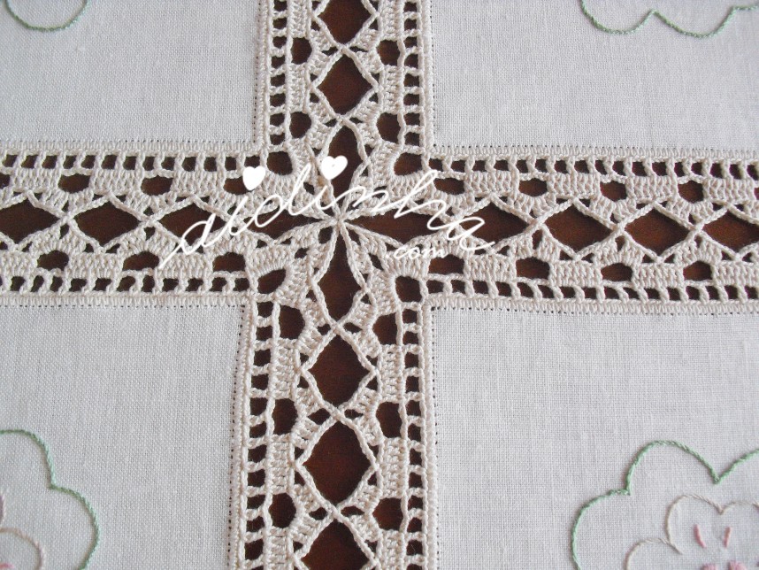 pegamento de crochet dos quadrados de linho bordados à mão