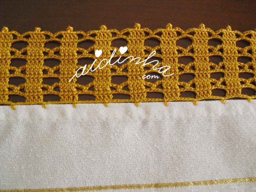 crochet do pano de cozinha com flores amarelas