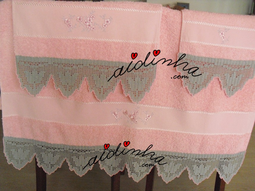 conjunto de toalhas de banho, bordado e com crochet