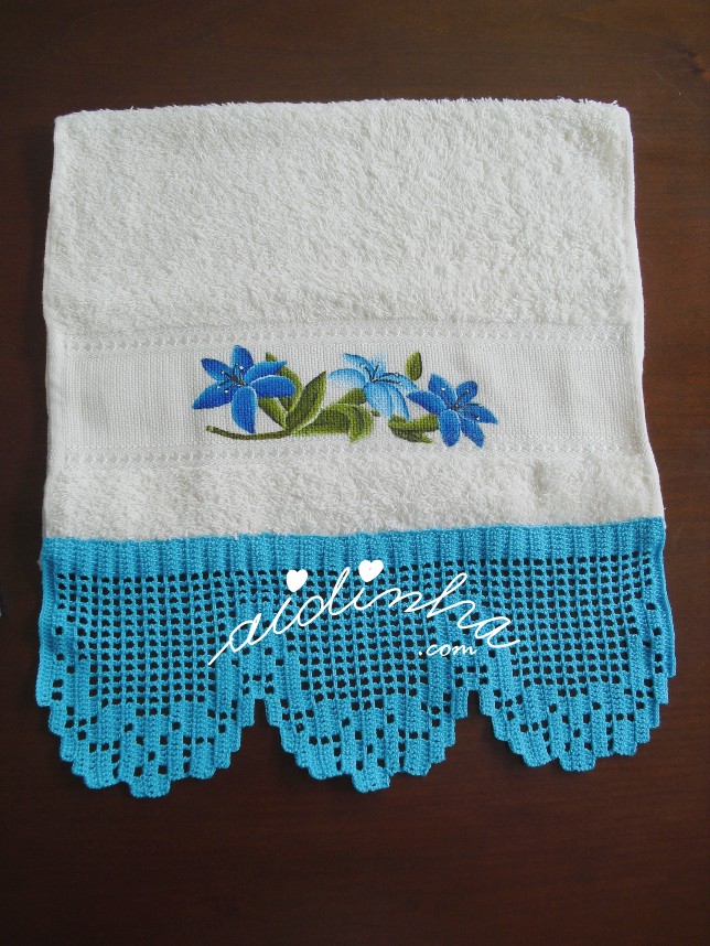 toalha de bidé, pintada e com crochet