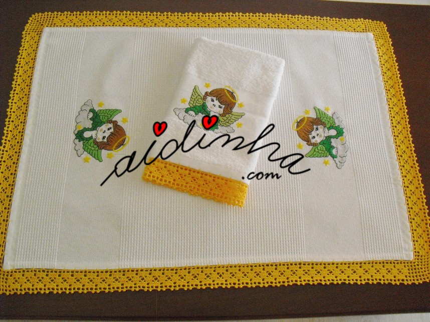 centro + pano turco de cozinha, com bordado de Natal e crochet