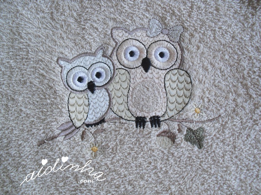 bordado do conjunto de toalhas de banho com crochet