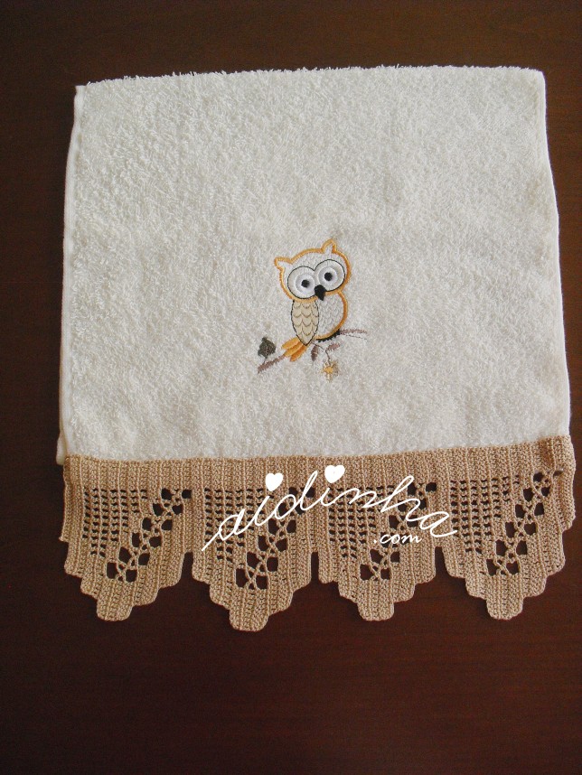 toalha de bidé, bordada e com crochet