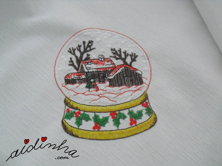 bordado de Natal da toalha de mesa com crochet