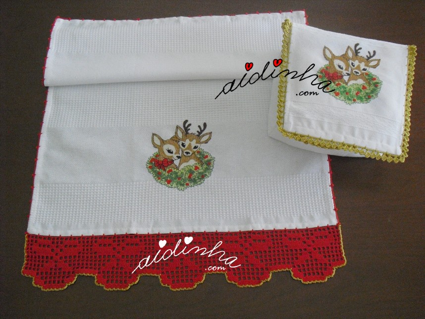 outra foto do conjunto de pano de cozinha + porta-guardanapos, com bordado de Natal e crochet