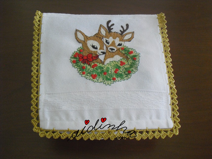 porta-guardanapos com bordado de Natal e crochet