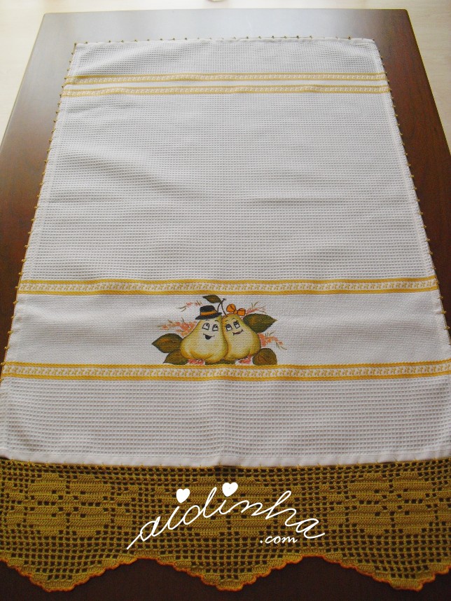 pano de cozinha pintado à mão e com crochet