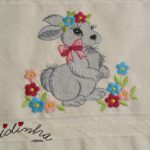 Conjunto de panos de cozinha, com bordado de Páscoa e crochet