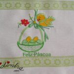Panos de cozinha, com bordados de Páscoa e crochet
