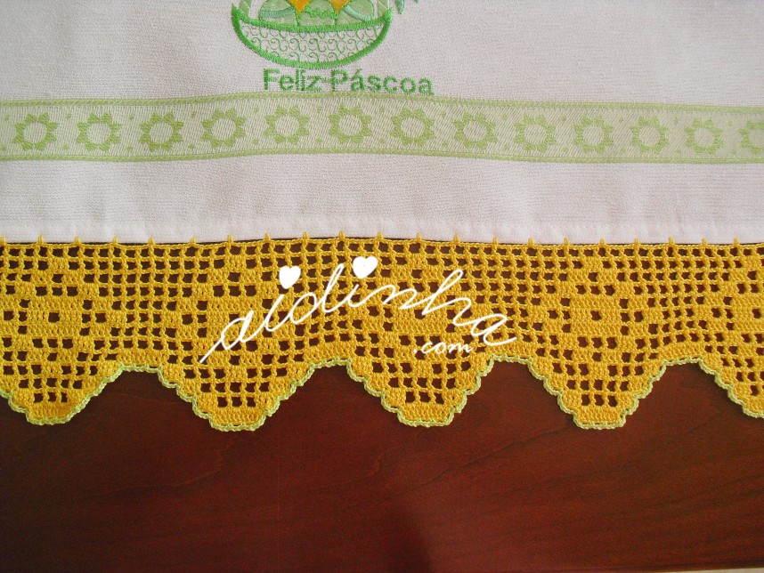 crochet do pano de cozinha, com bordado de Páscoa verde