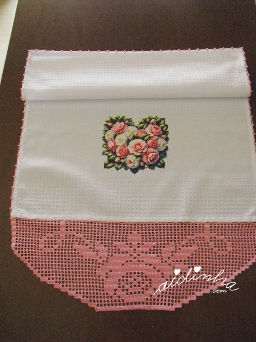 pano de cozinha com estampagem e crochet