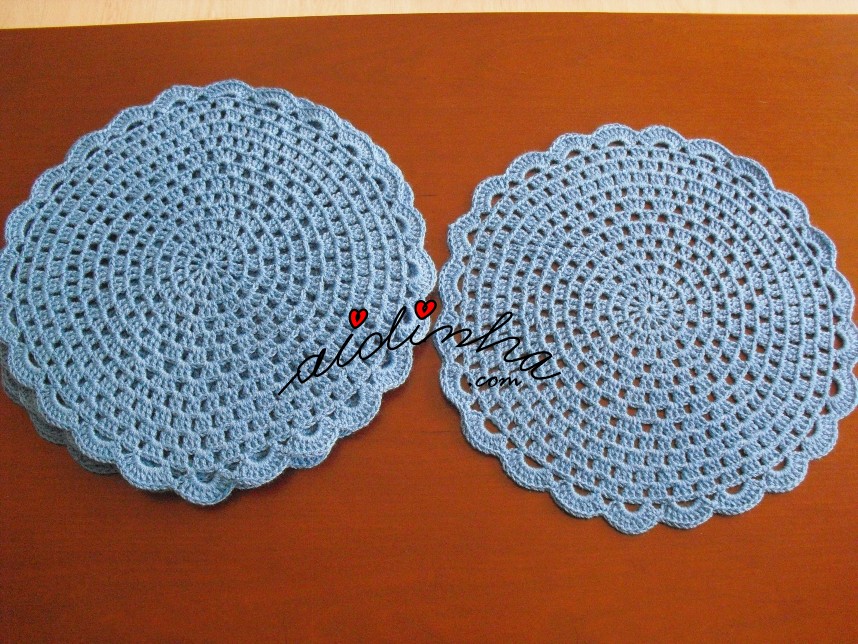 conjunto de individuais azuis, de crochet