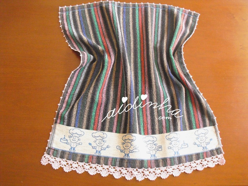 pano turco com riscas, com cozinheiros e crochet