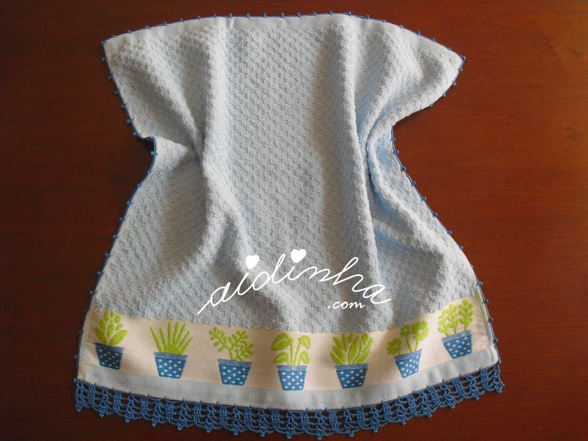 pano turco azul, com vasos e crochet
