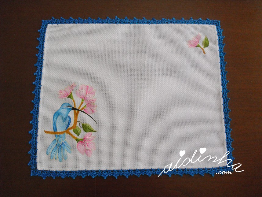 individual de mesa, pintado à mão e com crochet